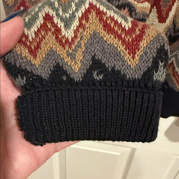 Men's Chevron Pattern Crewneck Sweater - Picture 4 of 7